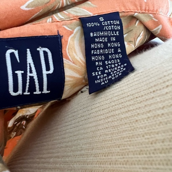 Vintage Gap! Hawaiian sleeveless top! - Picture 3 of 3